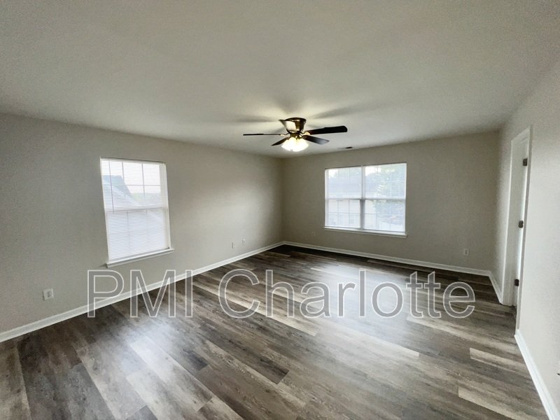 Home in desirable Riverwalk Community property image