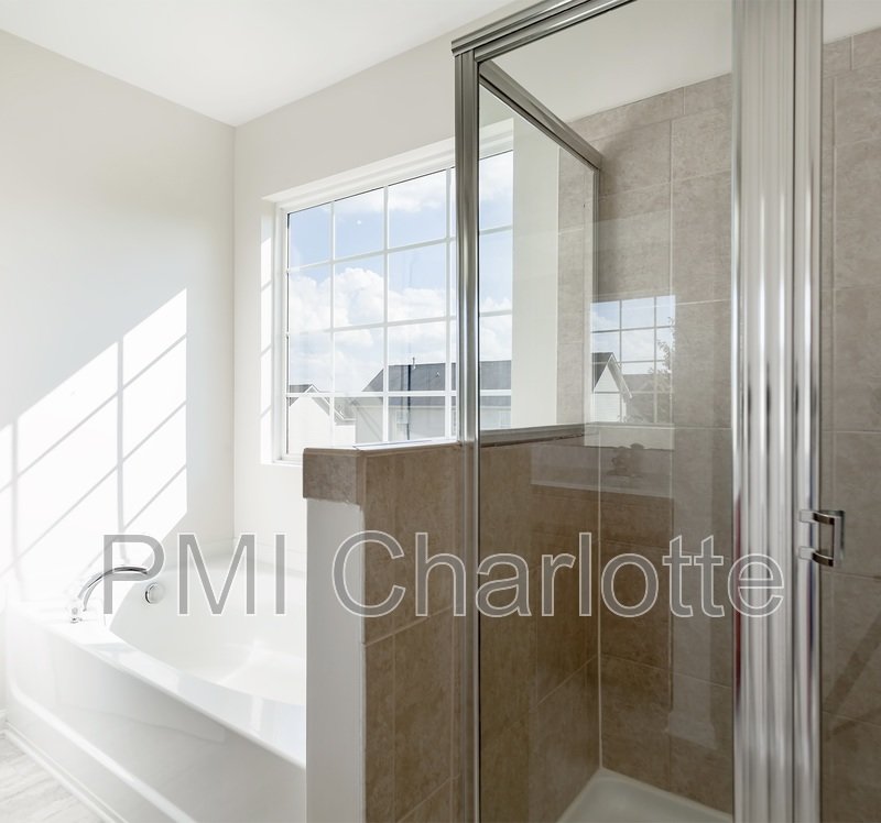 Home in desirable Riverwalk Community property image