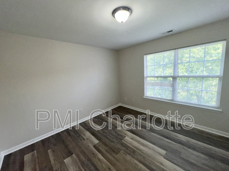 Home in desirable Riverwalk Community property image