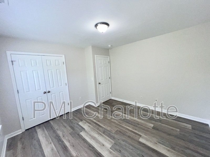 Home in desirable Riverwalk Community property image
