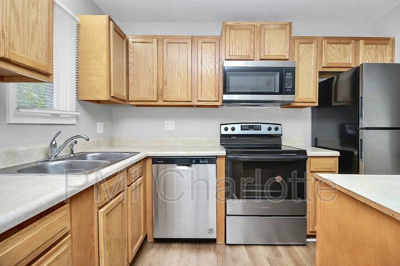 Large, 3 Bedroom Concord Quad Unit Available property image