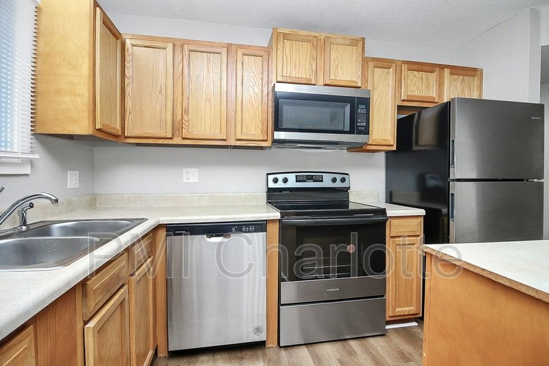Large, 3 Bedroom Concord Quad Unit Available property image