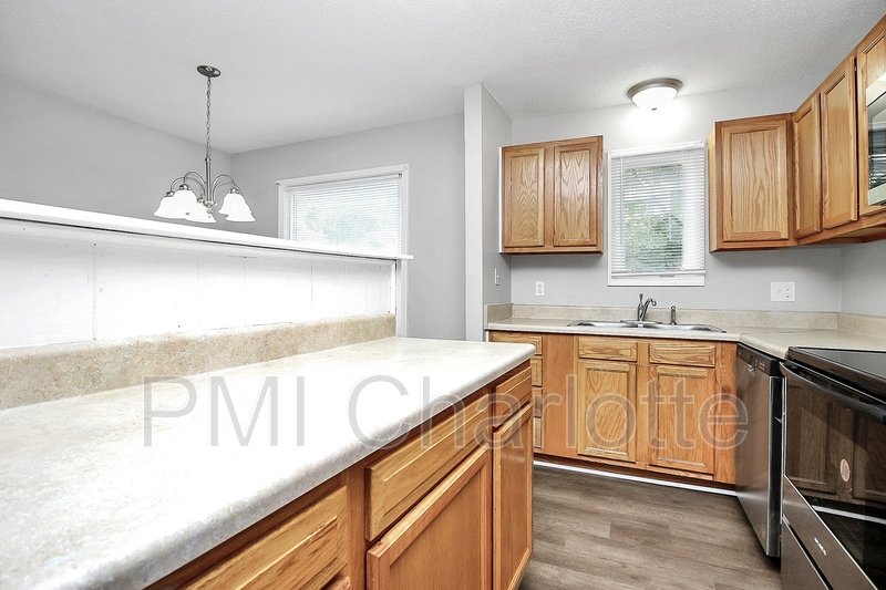 Large, 3 Bedroom Concord Quad Unit Available property image