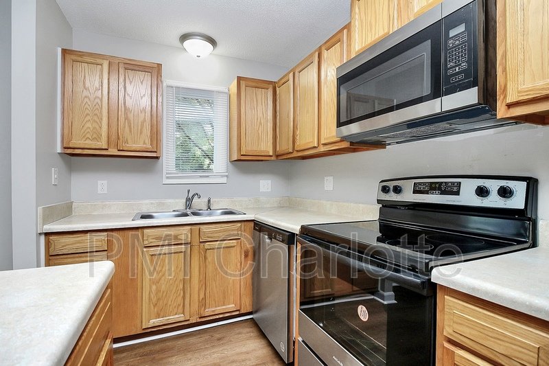 Large, 3 Bedroom Concord Quad Unit Available property image