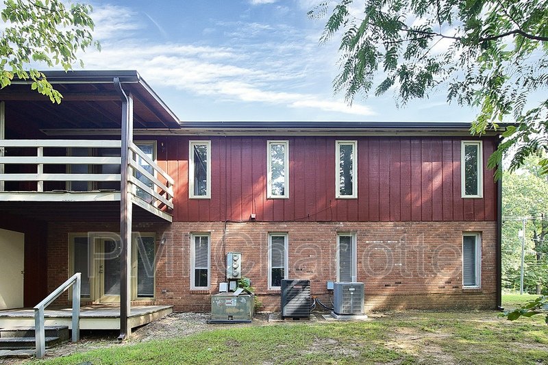 Large, 3 Bedroom Concord Quad Unit Available property image