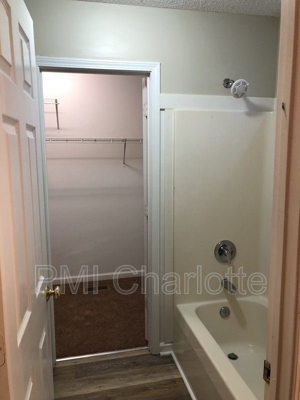 2519 Hickory Ave property image