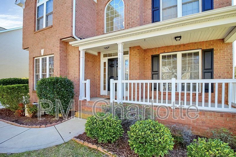 5 Bed MacAulay Home Available for Rent property image