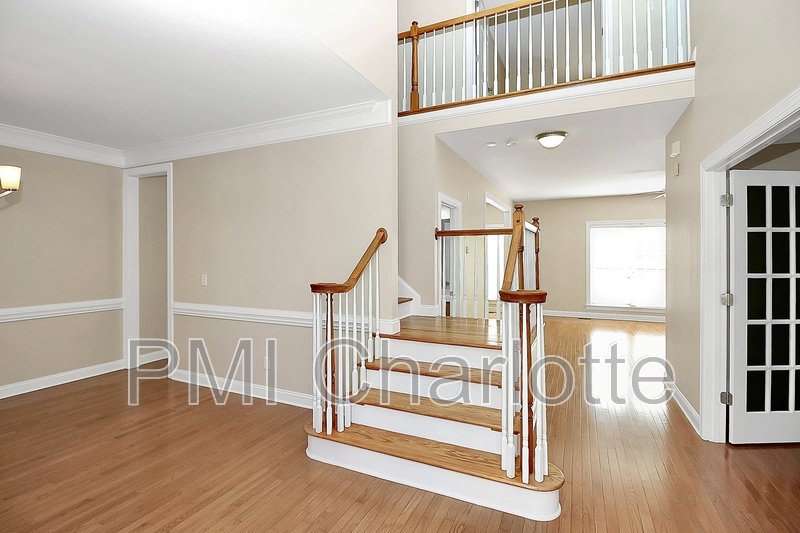 5 Bed MacAulay Home Available for Rent property image