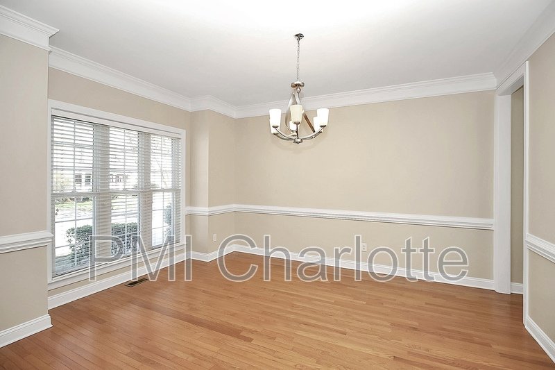 5 Bed MacAulay Home Available for Rent property image