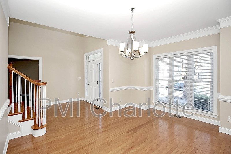 5 Bed MacAulay Home Available for Rent property image