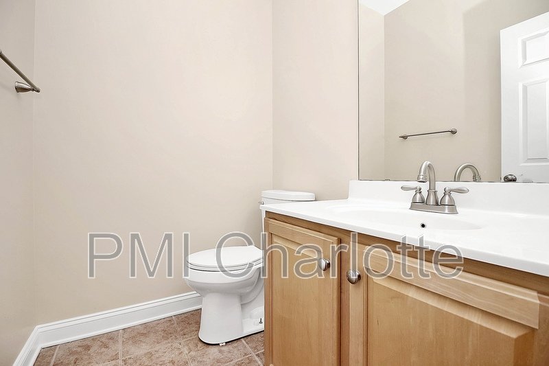 5 Bed MacAulay Home Available for Rent property image