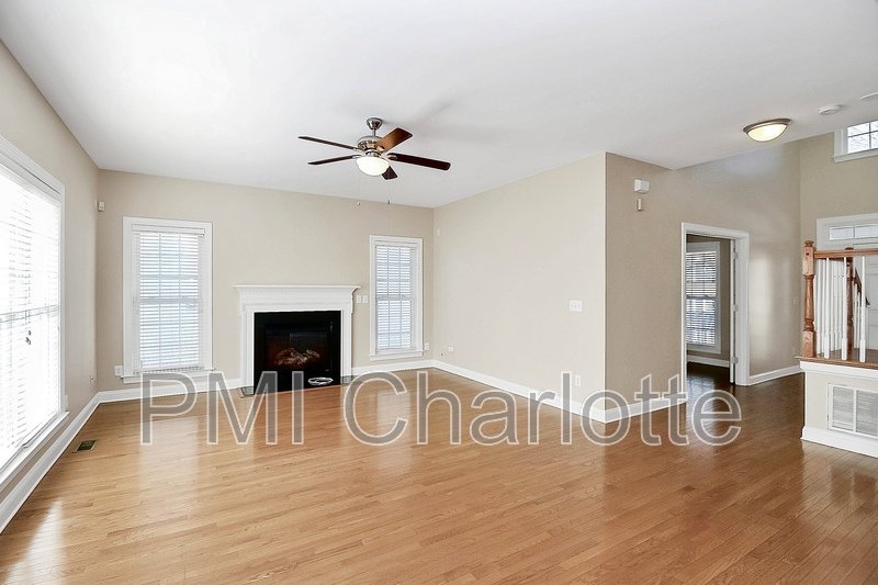 5 Bed MacAulay Home Available for Rent property image