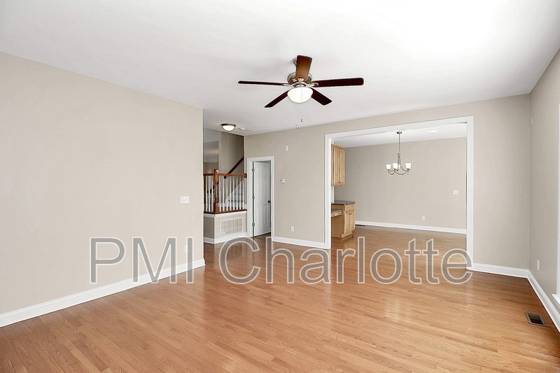 5 Bed MacAulay Home Available for Rent property image