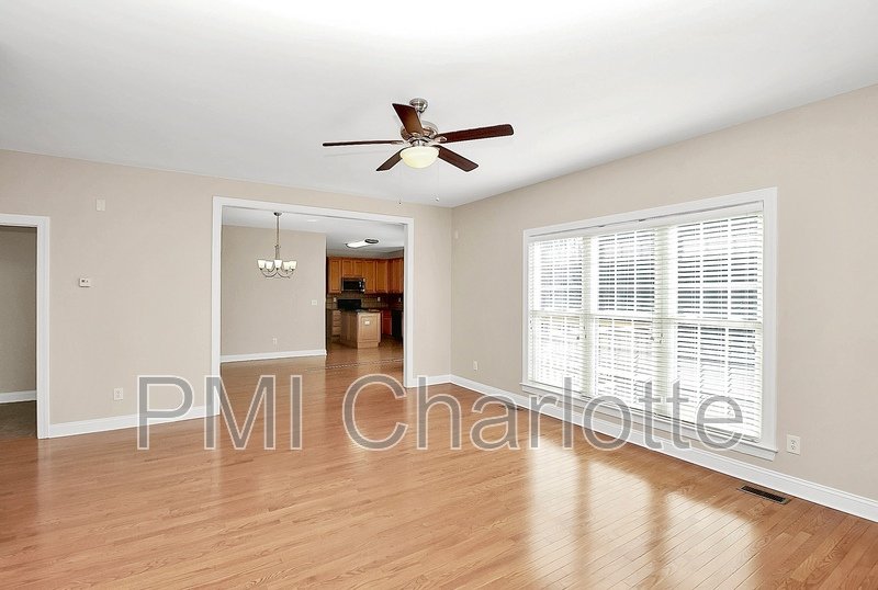 5 Bed MacAulay Home Available for Rent property image