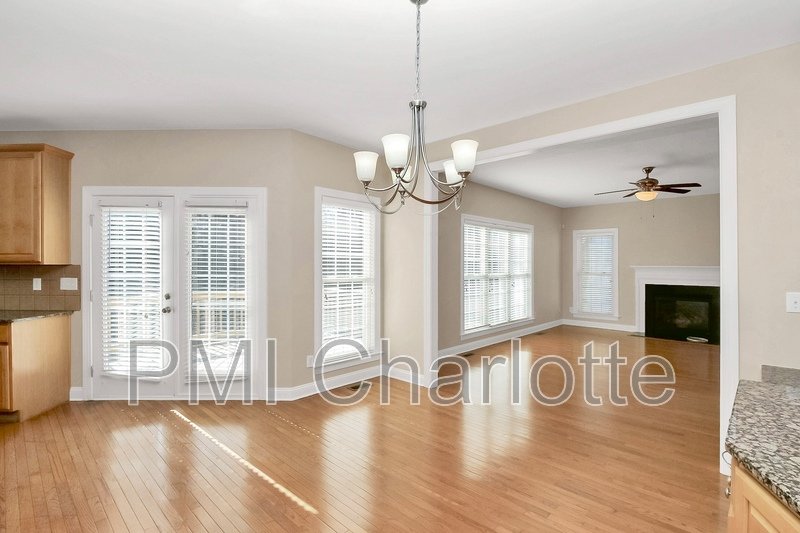 5 Bed MacAulay Home Available for Rent property image