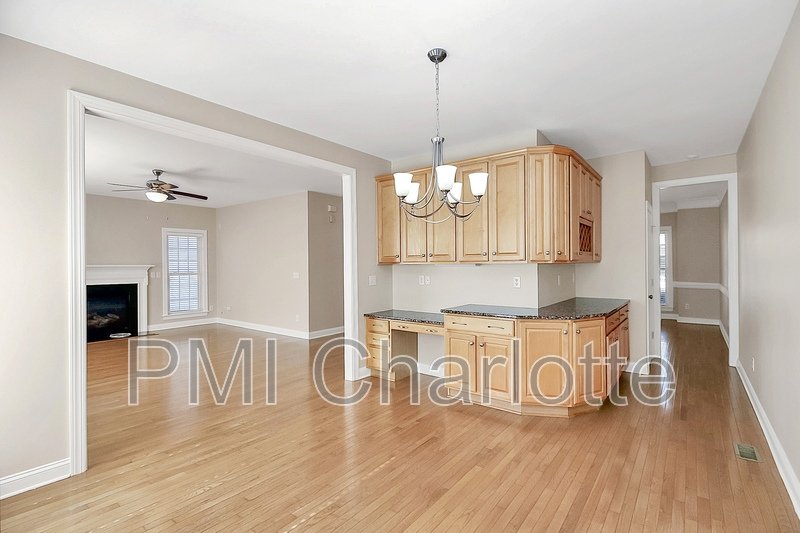 5 Bed MacAulay Home Available for Rent property image