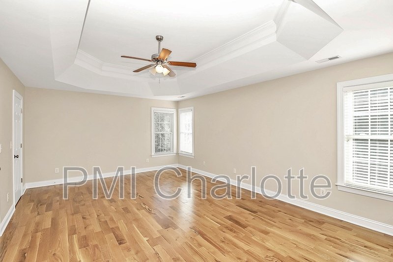 5 Bed MacAulay Home Available for Rent property image