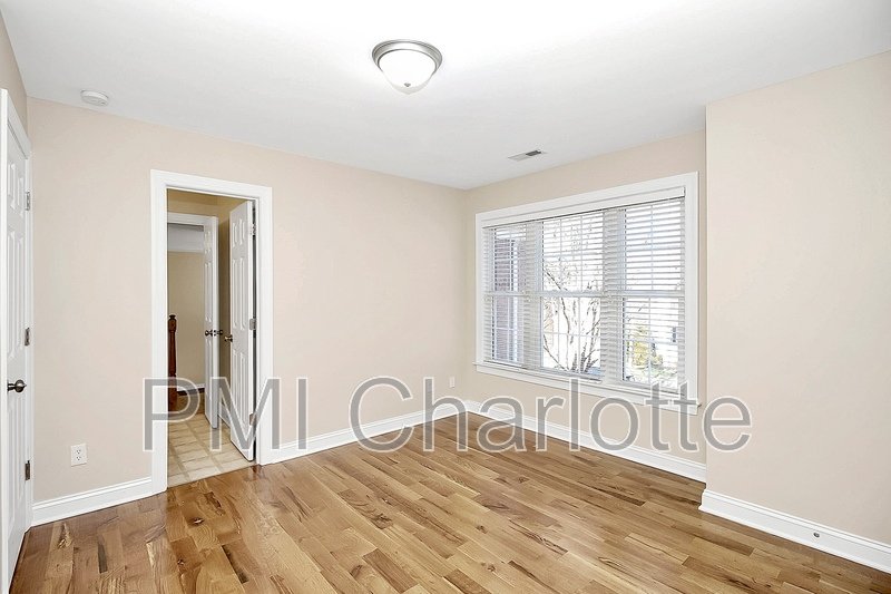 5 Bed MacAulay Home Available for Rent property image