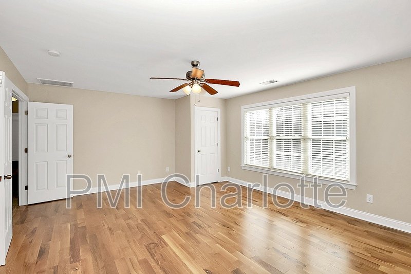 5 Bed MacAulay Home Available for Rent property image