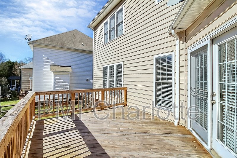 5 Bed MacAulay Home Available for Rent property image