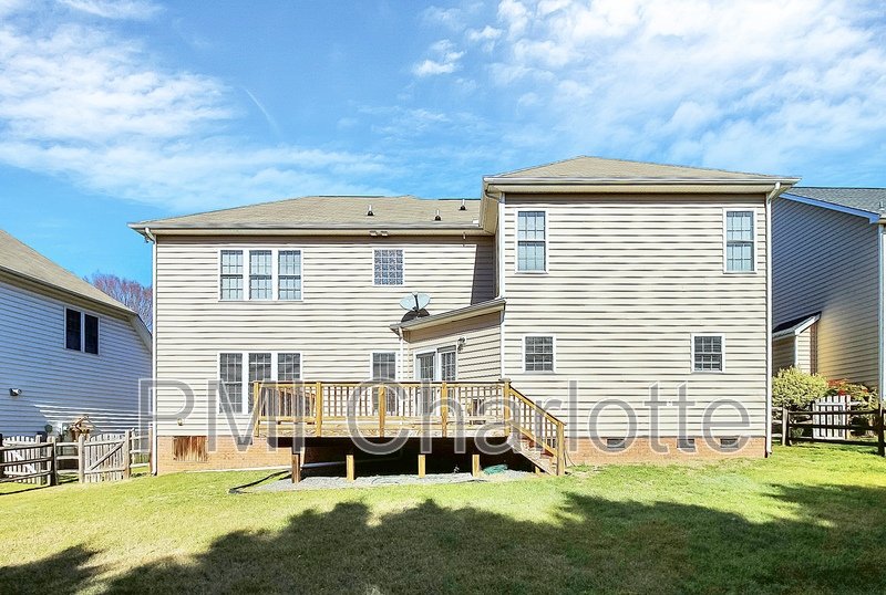 5 Bed MacAulay Home Available for Rent property image