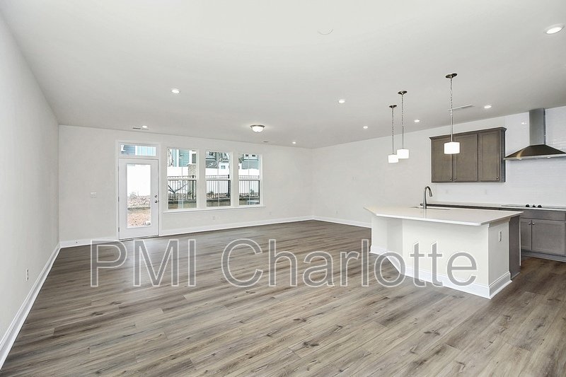 Luxurious Myers Park Area Townhome Available! property image