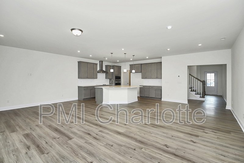 Luxurious Myers Park Area Townhome Available! property image