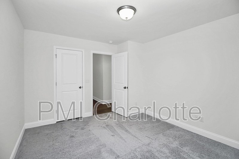 Luxurious Myers Park Area Townhome Available! property image