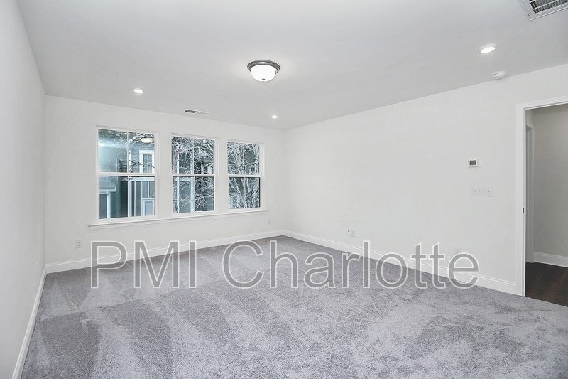 Luxurious Myers Park Area Townhome Available! property image