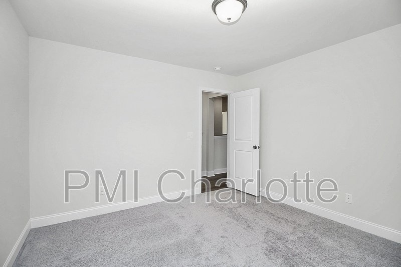 Luxurious Myers Park Area Townhome Available! property image