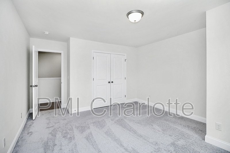 Luxurious Myers Park Area Townhome Available! property image