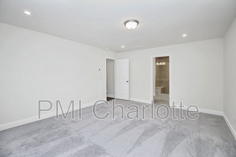 Luxurious Myers Park Area Townhome Available! property image