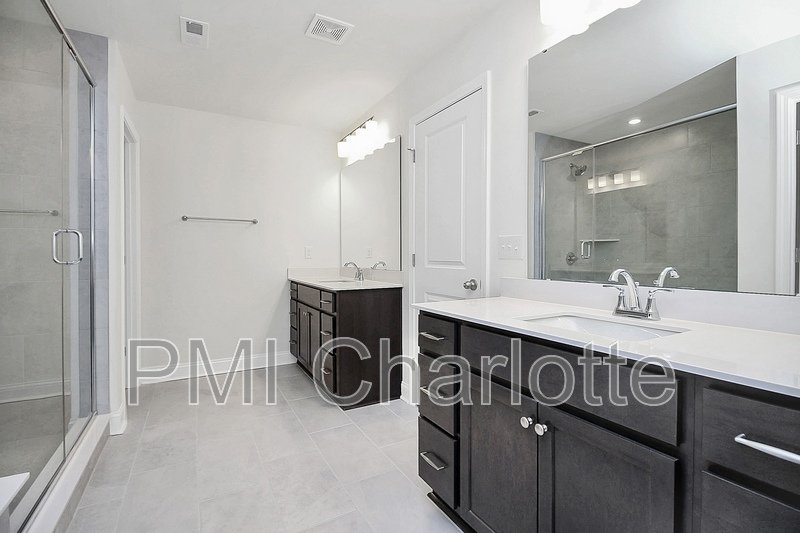Luxurious Myers Park Area Townhome Available! property image